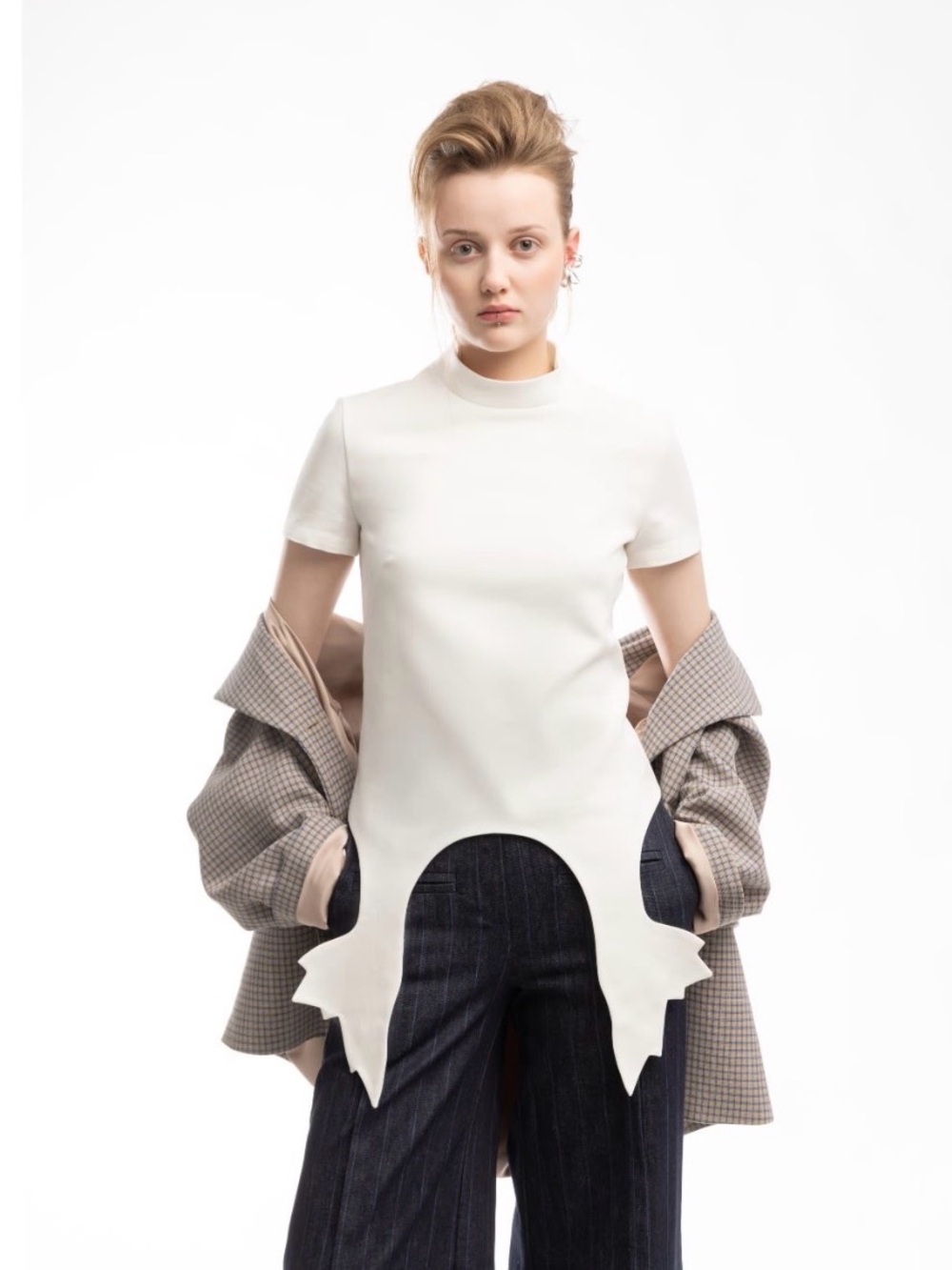 JULIA ALLERT Sculpted Hemline Short Sleeve Blouse